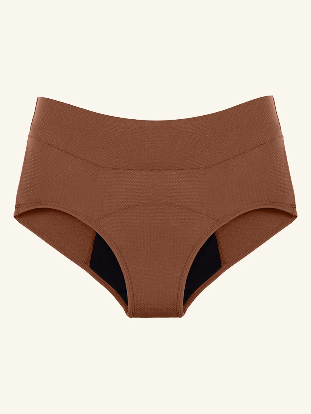 Menstruatie ondergoed karamel, losse classic brief in vooraanzicht tegen een lichte achtergrond