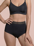 Menstruatie ondergoed zwart, close-up van gedragen boyfriend brief 2.0 aan de voorkant