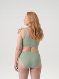 High Waist Brief groen, achteraanzicht aan model